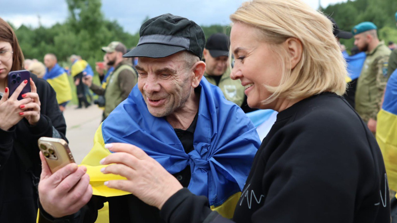 Наші вдома: з російського полону звільнили ще одну групу важкопоранених та тяжкохворих захисників України