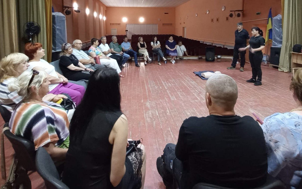 Врятувати життя оточуючих: у Тарутинській громаді навчались наданню домедичної допомоги