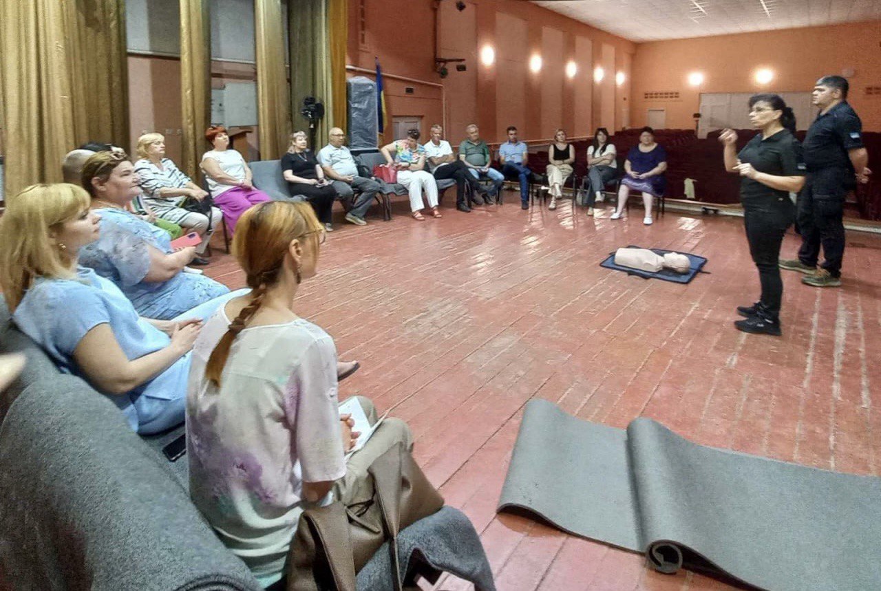 Врятувати життя оточуючих: у Тарутинській громаді навчались наданню домедичної допомоги