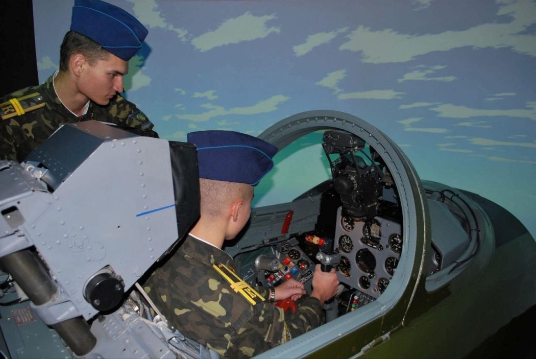 Відбиваючи масовану атаку росіян, загинув пілот F-16 Максим Устименко