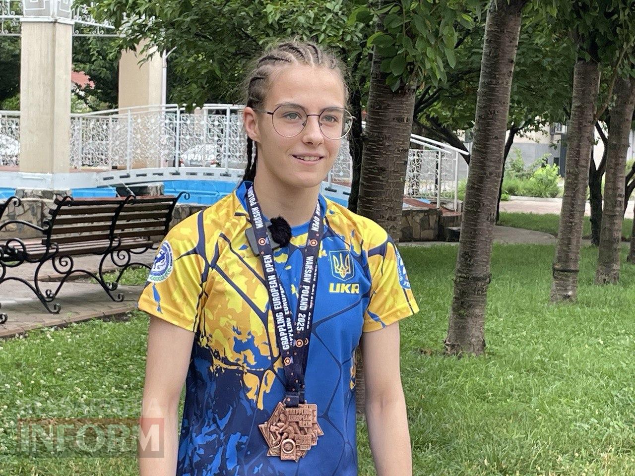 Наша збірна забрала усі кубки: ізмаїльські спортсменки розповіли про чемпіонат Європи з грепплінгу