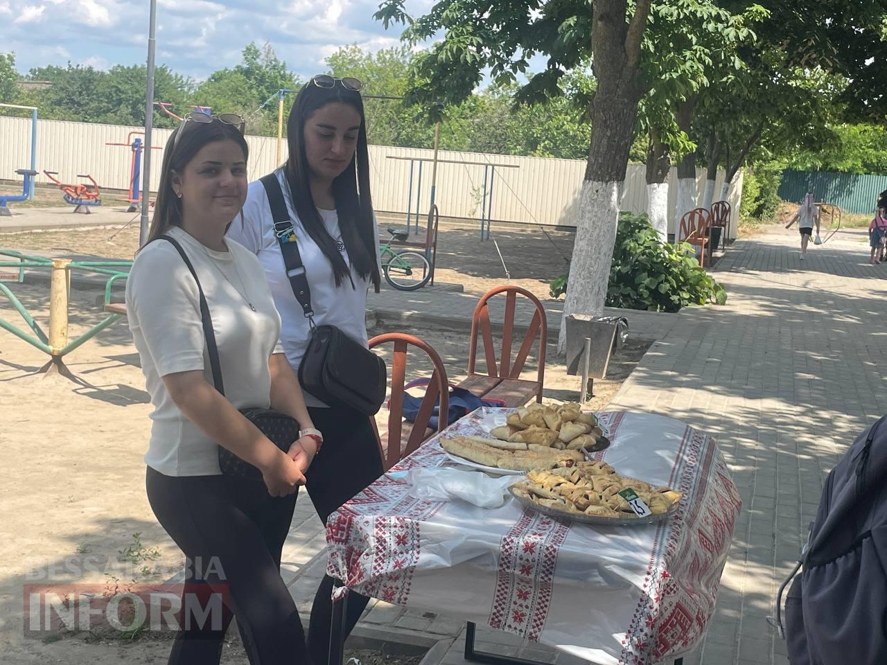 У селі Ізмаїльського району родичі загиблих героїв збирали кошти на озеленення Алеї слави