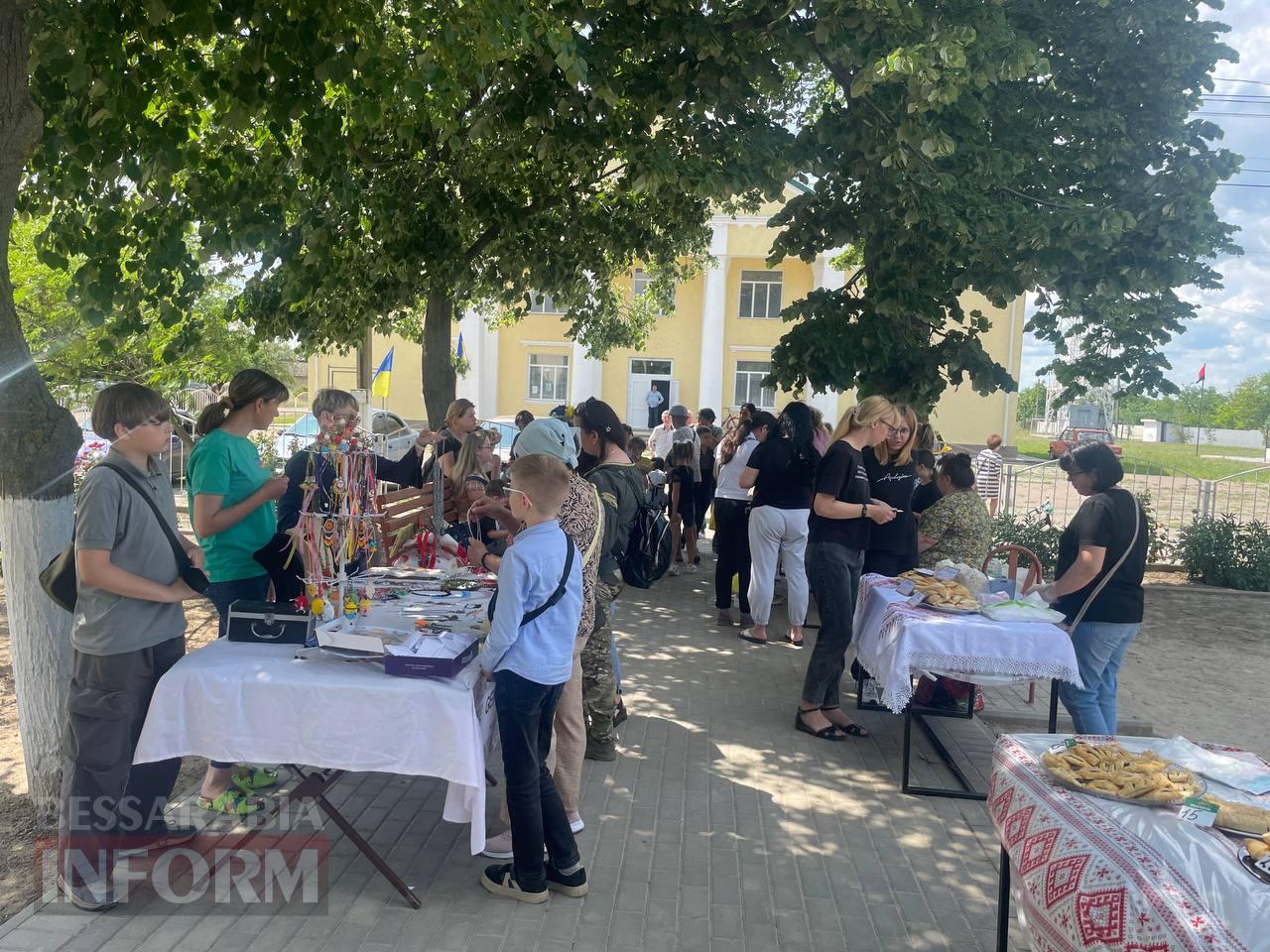 У селі Ізмаїльського району родичі загиблих героїв збирали кошти на озеленення Алеї слави