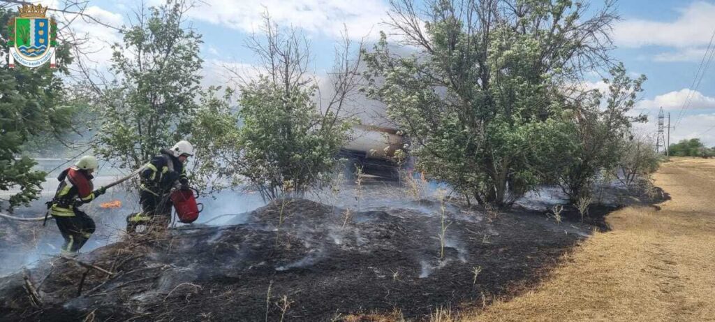 На трасі Одеса-Рені поблизу Утконосівки спалахнув бензовоз. Рух транспорту обмежений