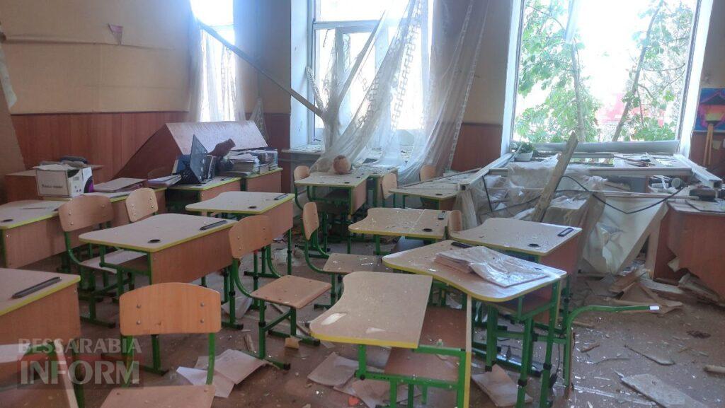 Вчера – вальс, сегодня – смерть: спецрепортаж с места прилета в Аккермане, где до сих пор ищут людей под завалами.