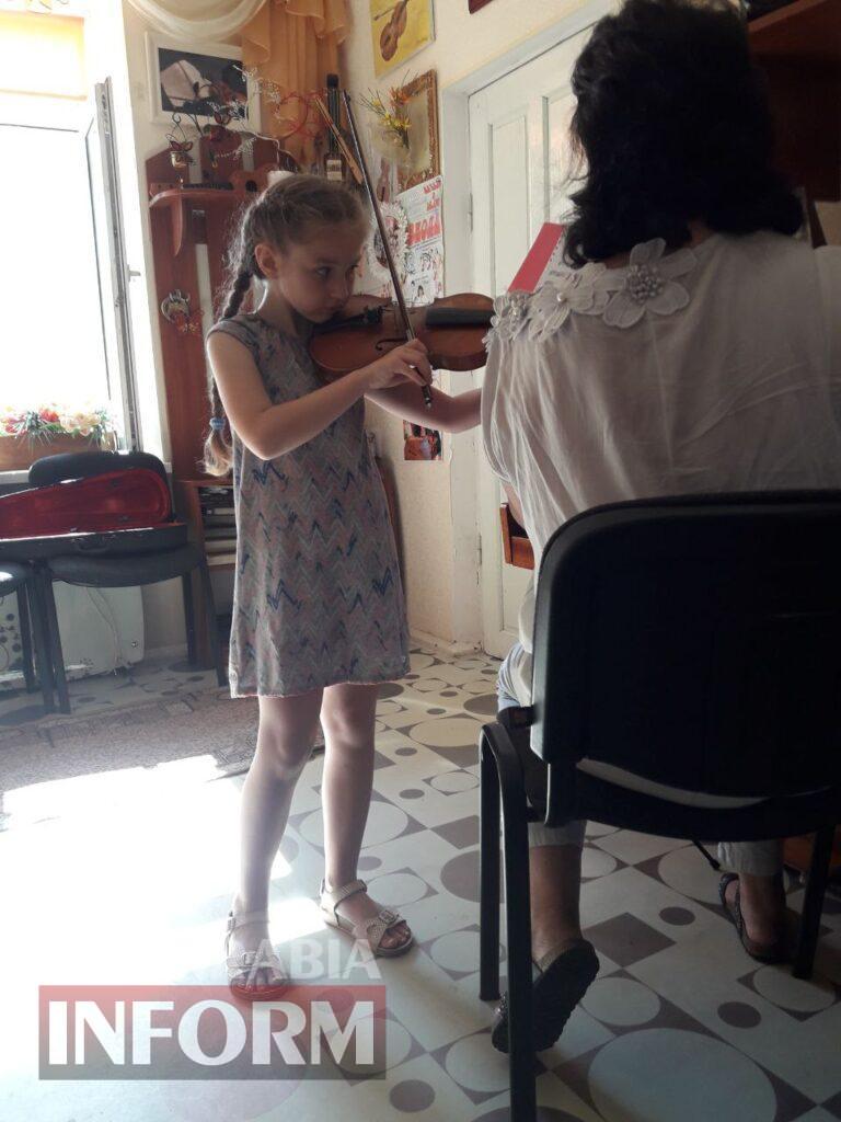 Музика з Бессарабії звучить в Італії та Чехії: як юна скрипалька Аккермана підкорила міжнародну сцену