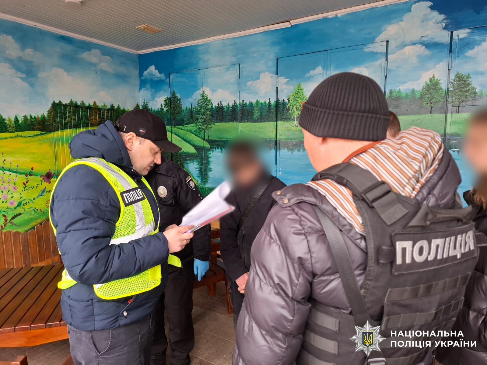 На Білгород-Дністровщині відправили на лаву підсудних трьох ділків, які за 7 тисяч доларів допомагали військовозобов’язаним потрапити до Молдови
