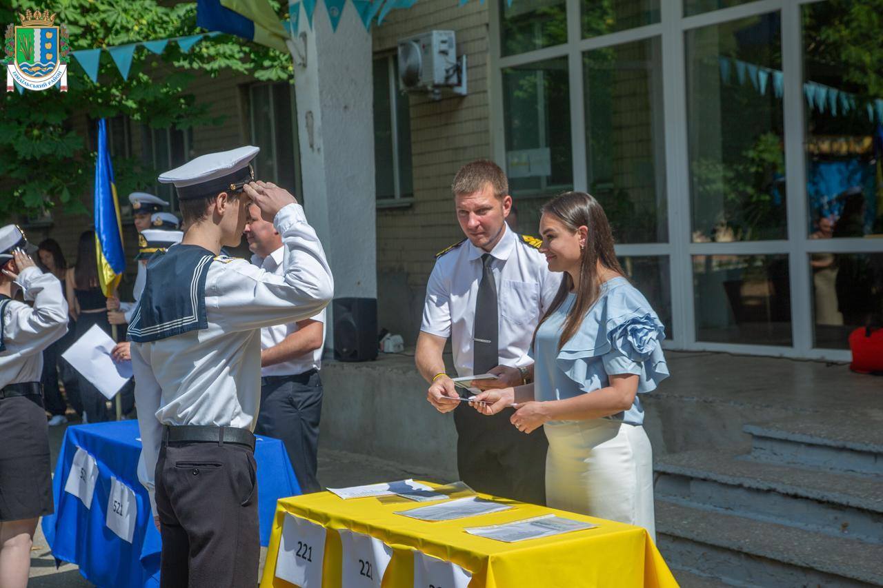 В Ізмаїлі курсанти НУ "ОМА" отримали свідоцтва про повну загальну середню освіту