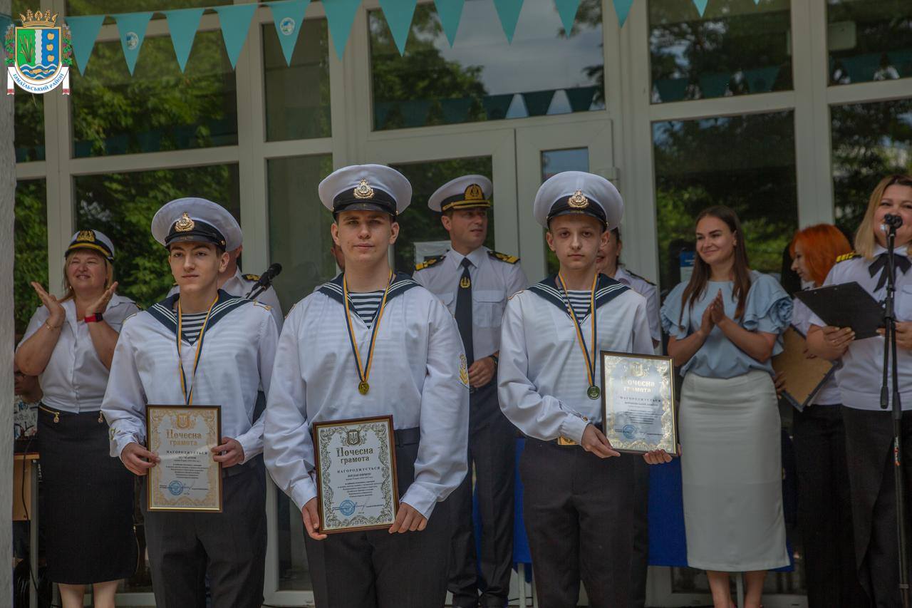 В Ізмаїлі курсанти НУ "ОМА" отримали свідоцтва про повну загальну середню освіту