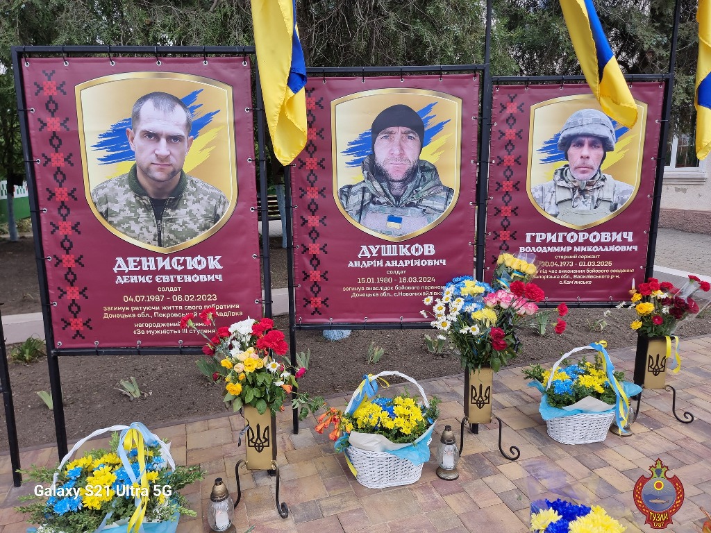 У громаді Білгород-Дністровського району увіковічнили імена загиблих Героїв на Алеї Пам'яті