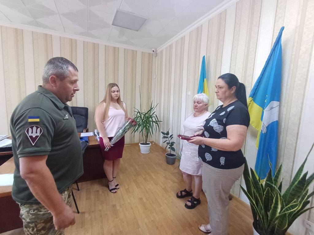 Родинам двох загиблих захисників з Арцизької громади передали їх посмертні нагороди