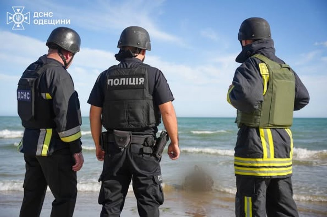 Небезпечна знахідка на пляжі: на узбережжя Одещини винесло протикорабельну міну