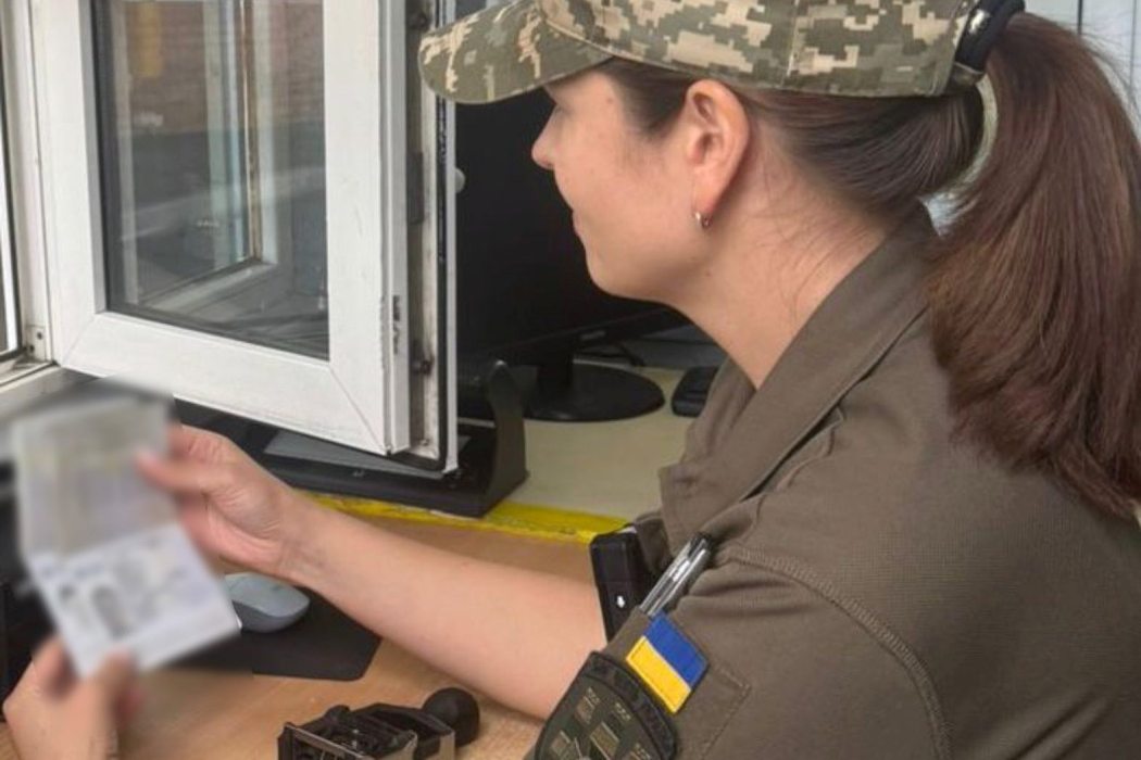 Житель Одеської області, щоб потрапити у Молдову, намагався дати хабар прикордоннику