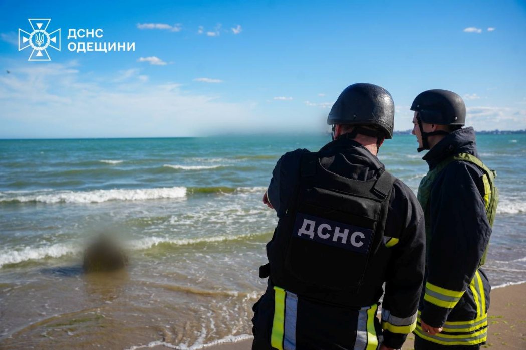 Небезпечна знахідка на пляжі: на узбережжя Одещини винесло протикорабельну міну