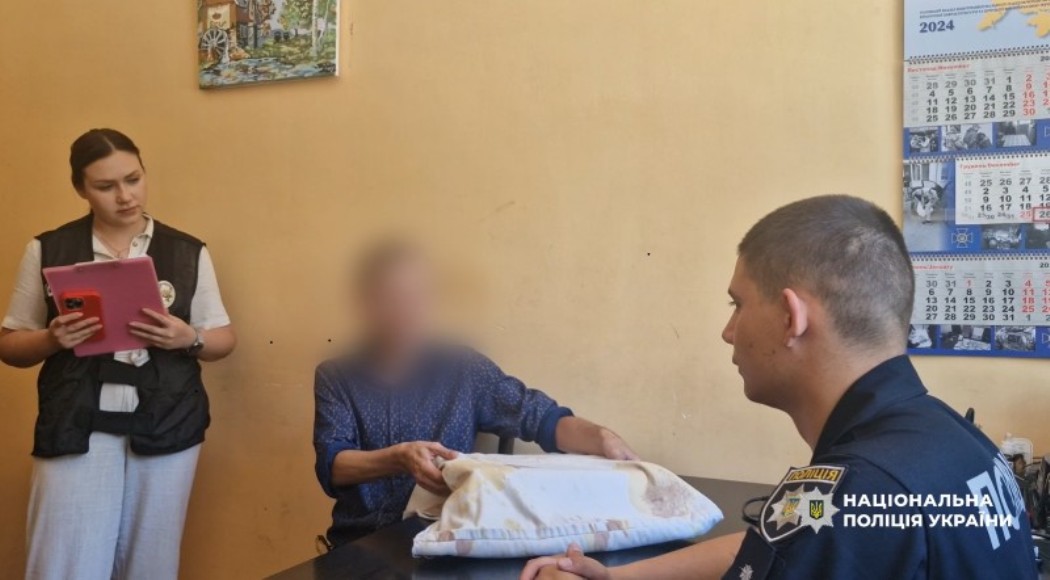 Правоохоронці затримали одесита, який замість молитви у храмі поцупив старовинні ікони