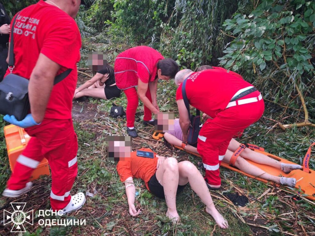 На Одещині негода забрала життя підлітка: ще четверо дітей травмовані