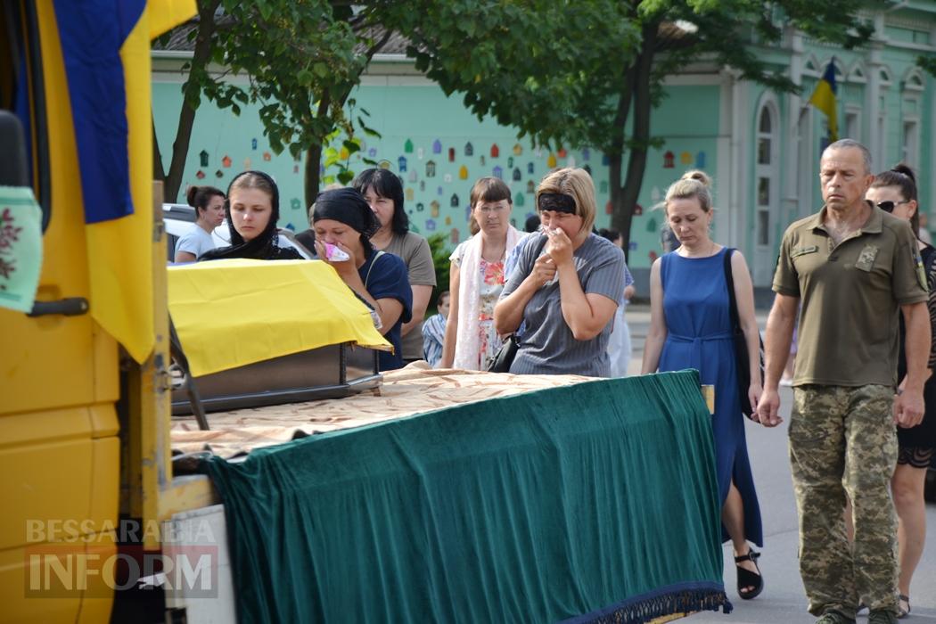Кілія простилася з захисником, шлях додому якого тривав довгих вісім місяців
