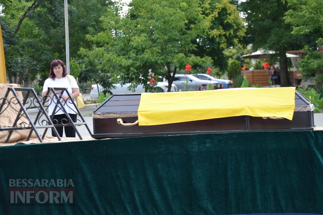 Кілія простилася з захисником, шлях додому якого тривав довгих вісім місяців
