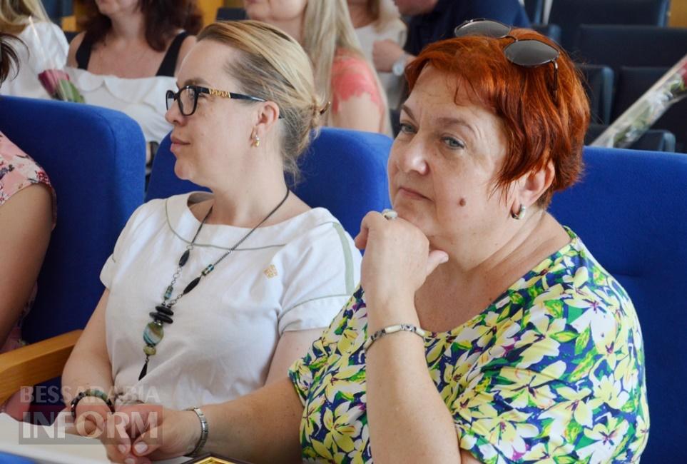 «Герої в бахілах і масках»: в Аккермані привітали медиків з професійним святом