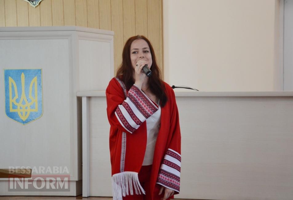 «Герої в бахілах і масках»: в Аккермані привітали медиків з професійним святом