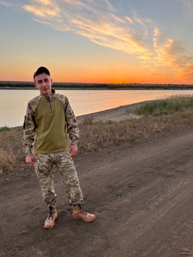 Молодого Захисника з Болградщини нагородили "Хрестом Доблесті"