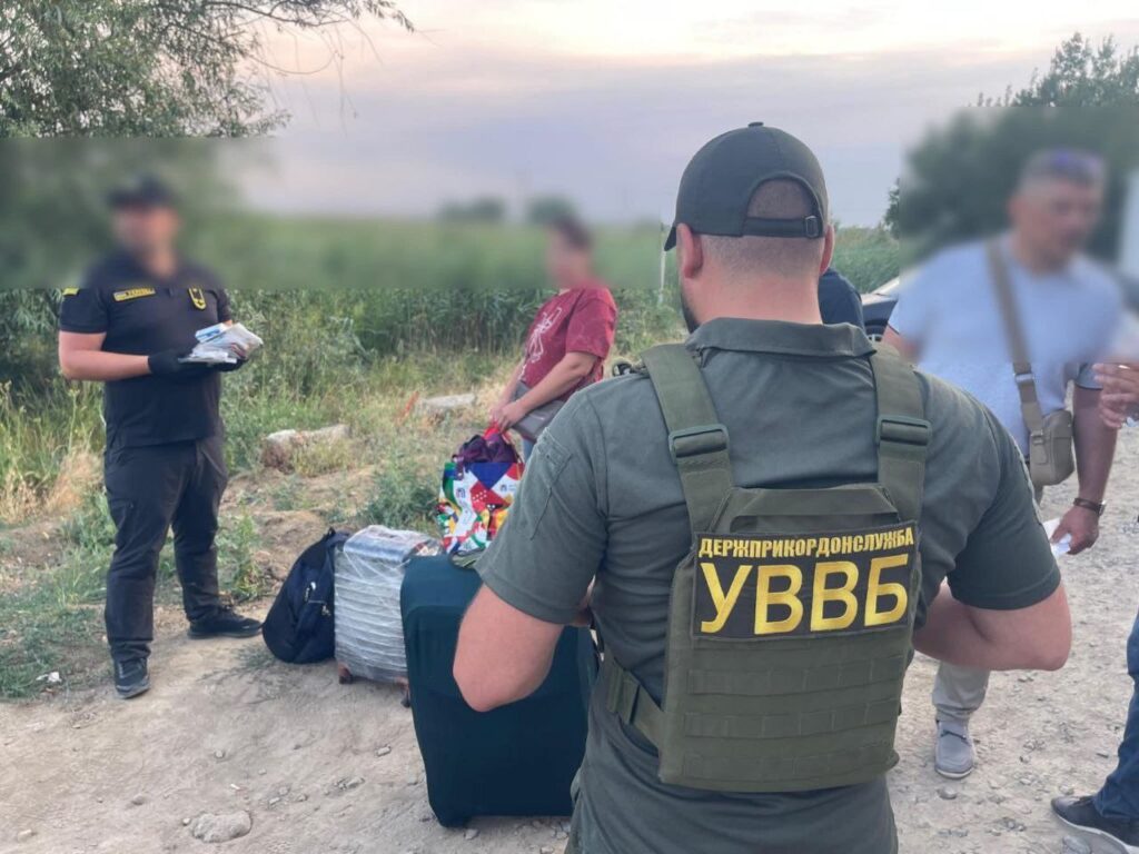 44-річна жінка намагалася ввезти медичну контрабанду через ПП на Одещині