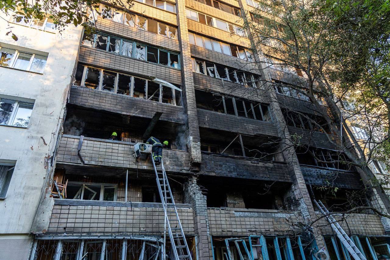 В ніч на 4 липня рф здійснила масовану атаку на Київ та область: є постраждалі