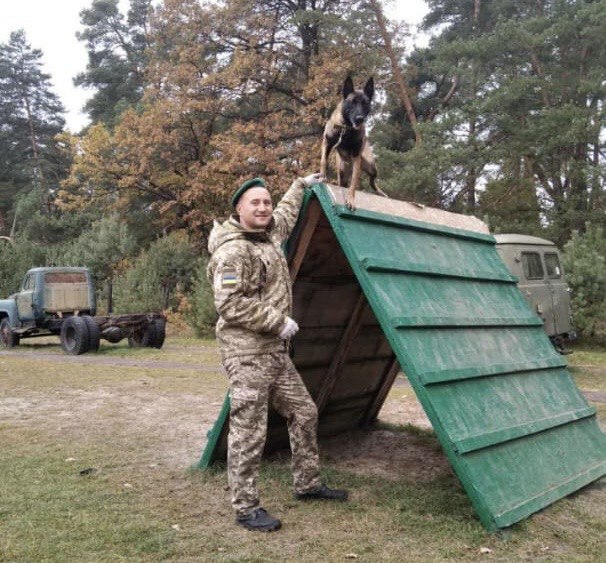 Службовий собака – вірний друг прикордонника: як несуть варту справжні напарники на пункті пропуску Одещини