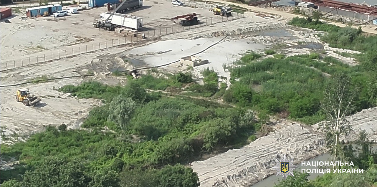У Вилковому викрито міського голову та двох підприємців у незаконному видобутку корисних копалин
