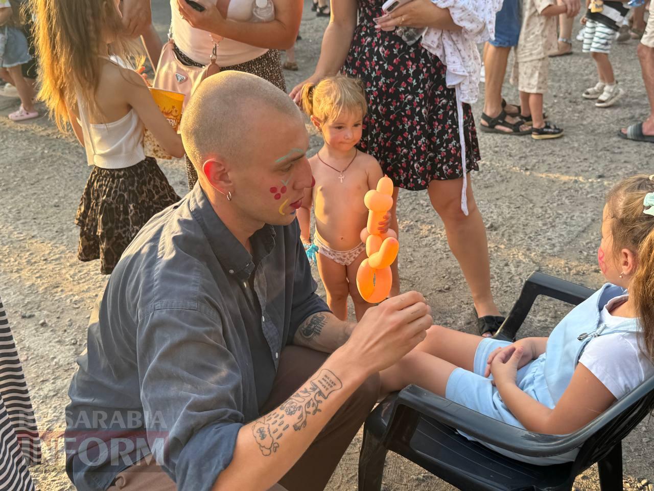 Шапіто в умовах війни: "БІ" побувала за лаштунками цирку, який гастролює Бессарабією