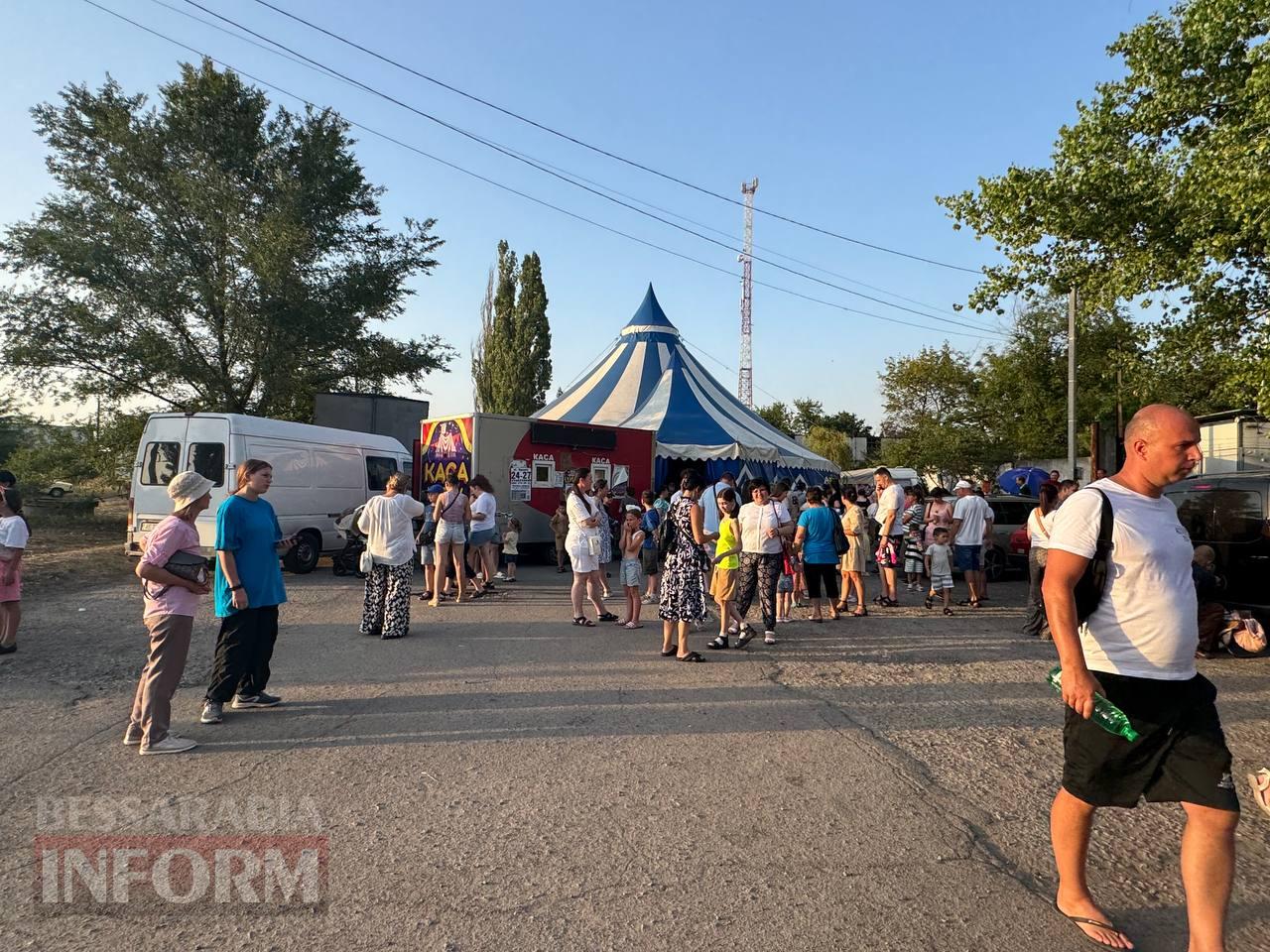 Шапіто в умовах війни: "БІ" побувала за лаштунками цирку, який гастролює Бессарабією
