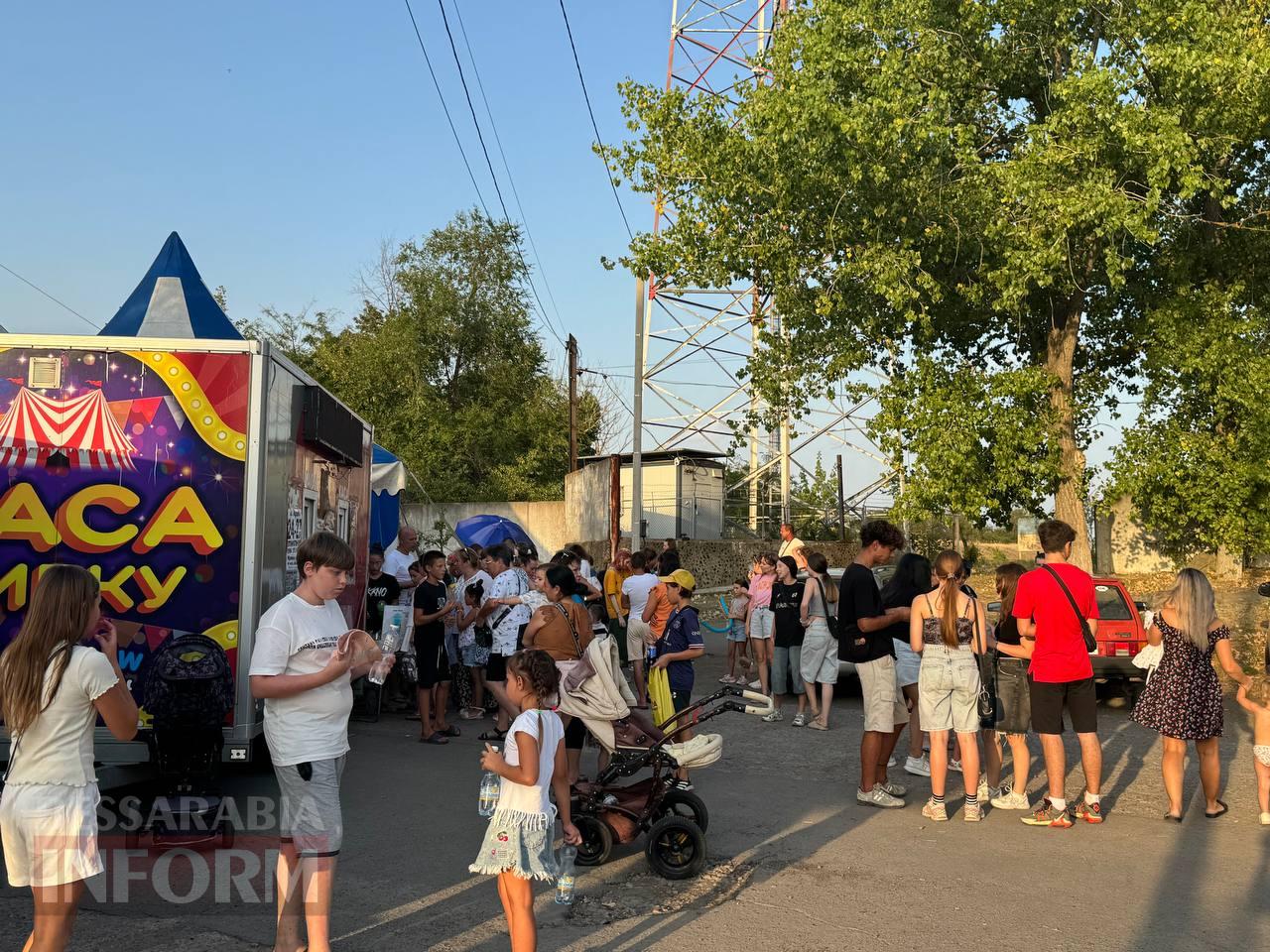 Шапіто в умовах війни: "БІ" побувала за лаштунками цирку, який гастролює Бессарабією