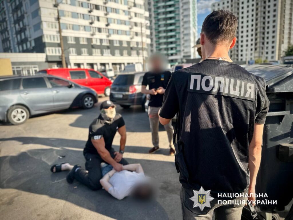 11 тисяч доларів за відстрочку по догляду за «хворим» батьком: на Одещині викрили чергових «рішал»