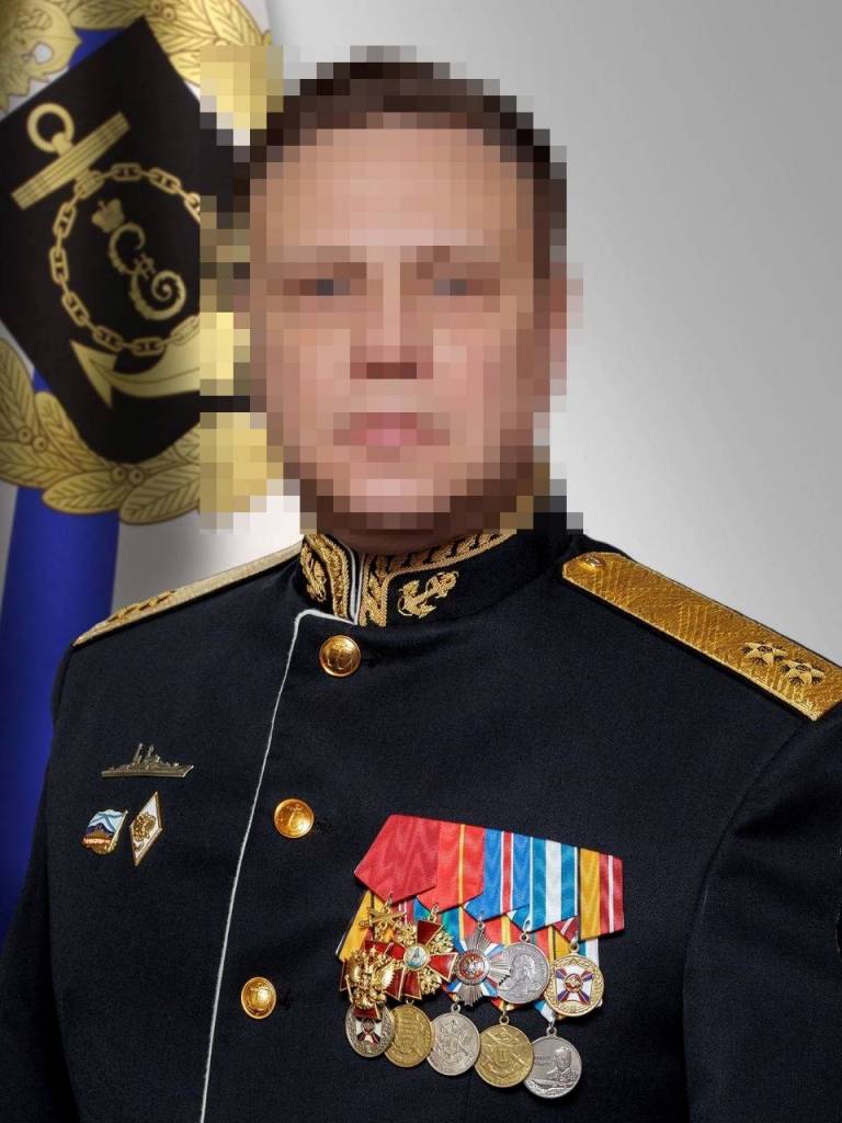 російському адміралу, який незаконно утримував цивільних на судні "Сапфір", оголошено про підозру