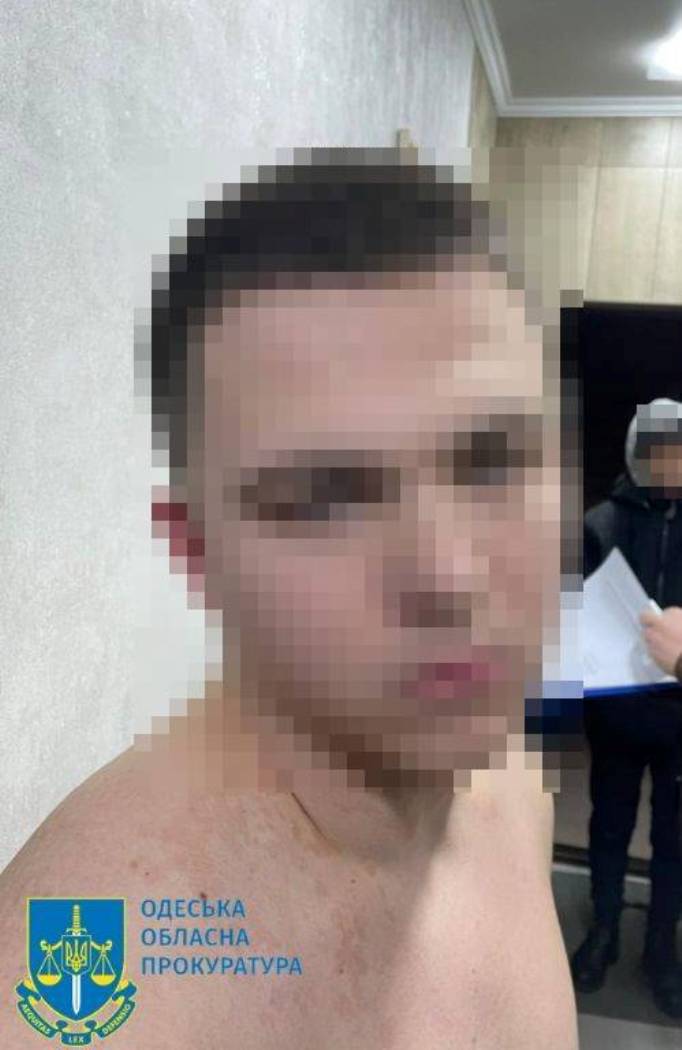 Судитимуть шахраїв, які ошукали матір загиблого Героя з Одещини на три млн грн
