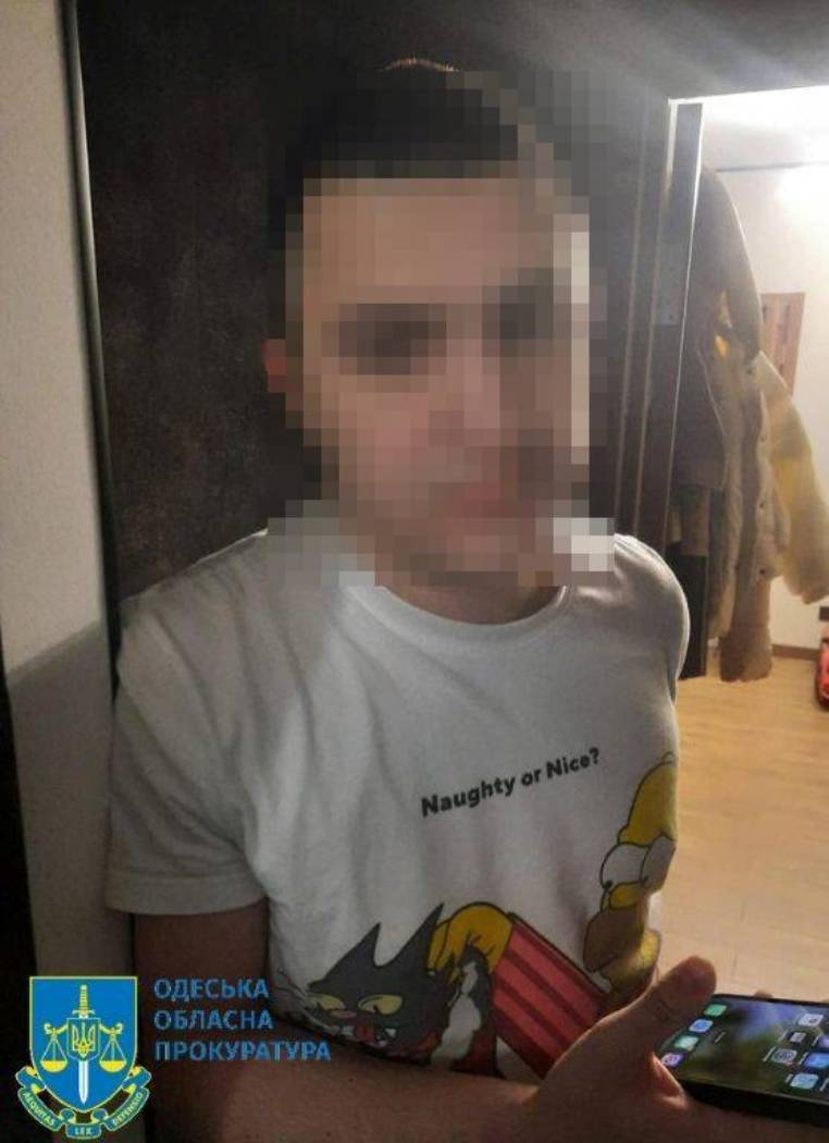 Судитимуть шахраїв, які ошукали матір загиблого Героя з Одещини на три млн грн