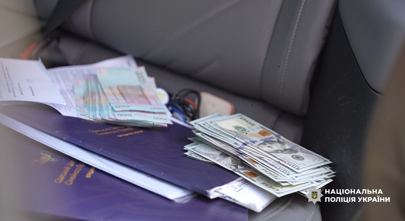 Знімали з розшуку та бронювали: на Одещині затримали ділків, які допомагали ухилянтам