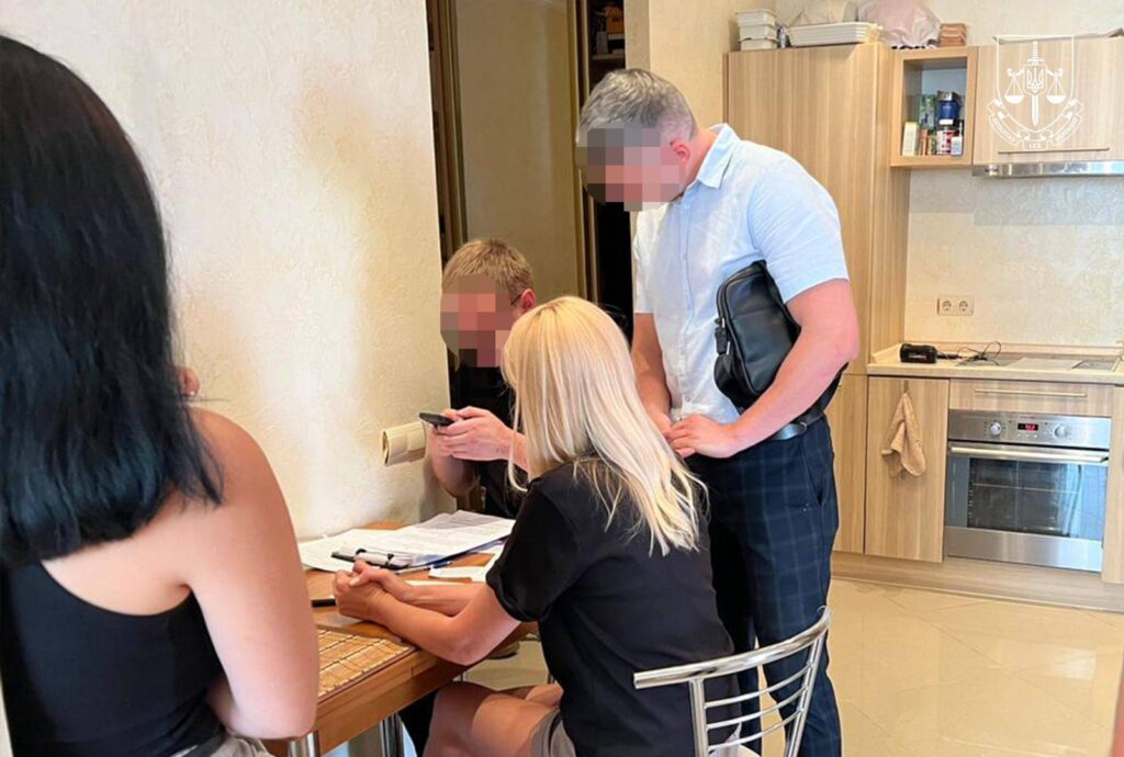 "Заробили" понад вісім мільйонів гривень на закупівлі навантажувачів: керівництво порту на Одещині підозрюють у розтраті