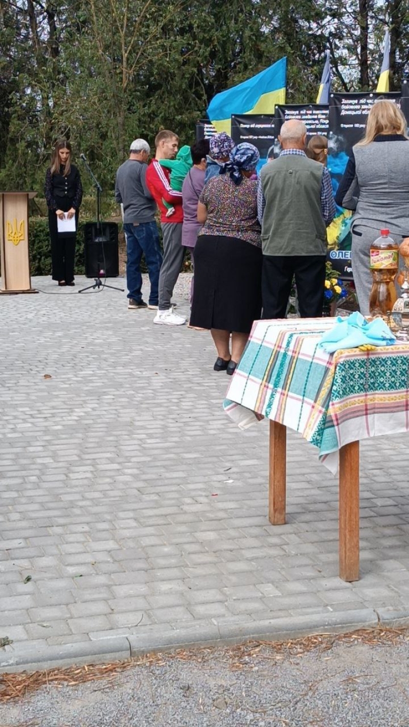 У селі Білгород-Дністровського району урочисто відкрили Алею Слави, де закарбовані імена одинадцяти полеглих Героїв