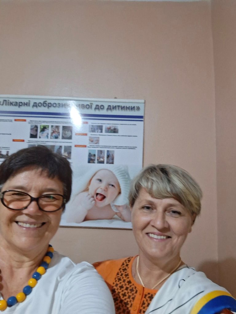 В Аккермані немовлята отримали свої перші вишиваночки від місцевих майстринь - як народилася ідея