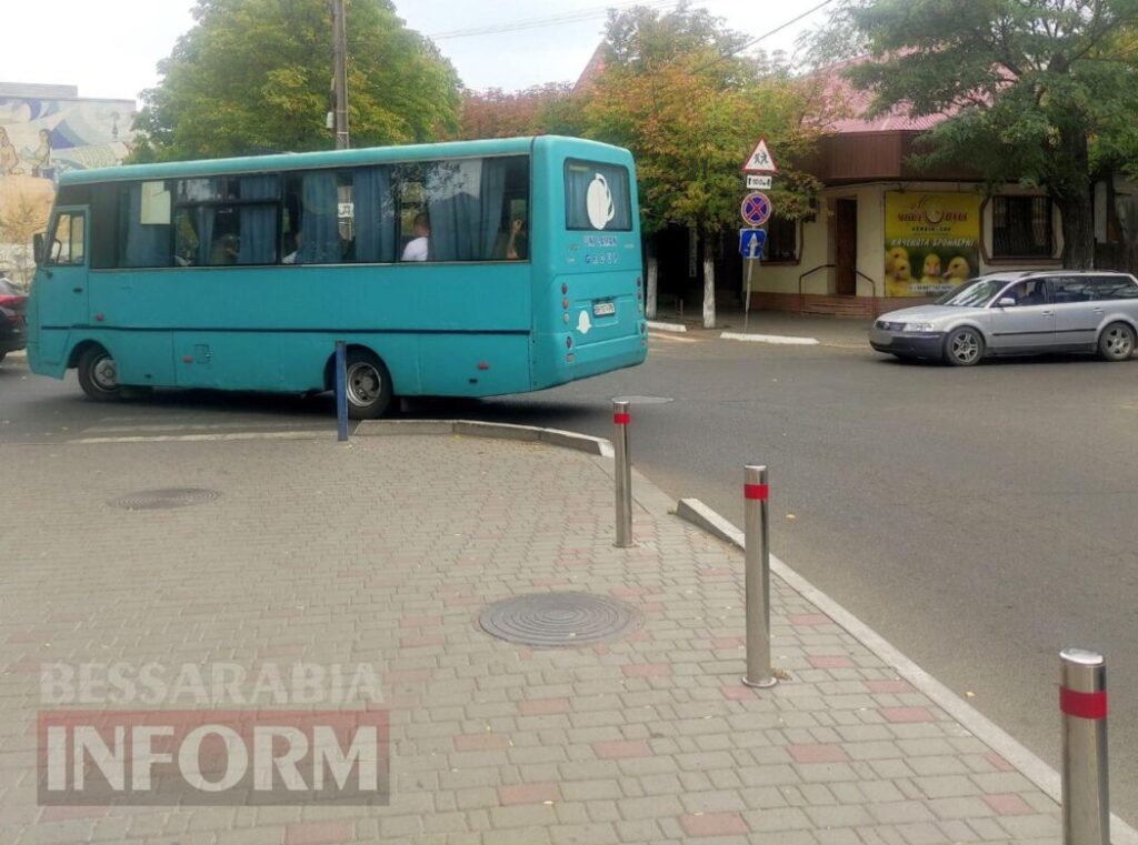 В центрі Аккермана відновили рух транспорту ділянкою вулиці, яка була перекрита з лютого 2022 року