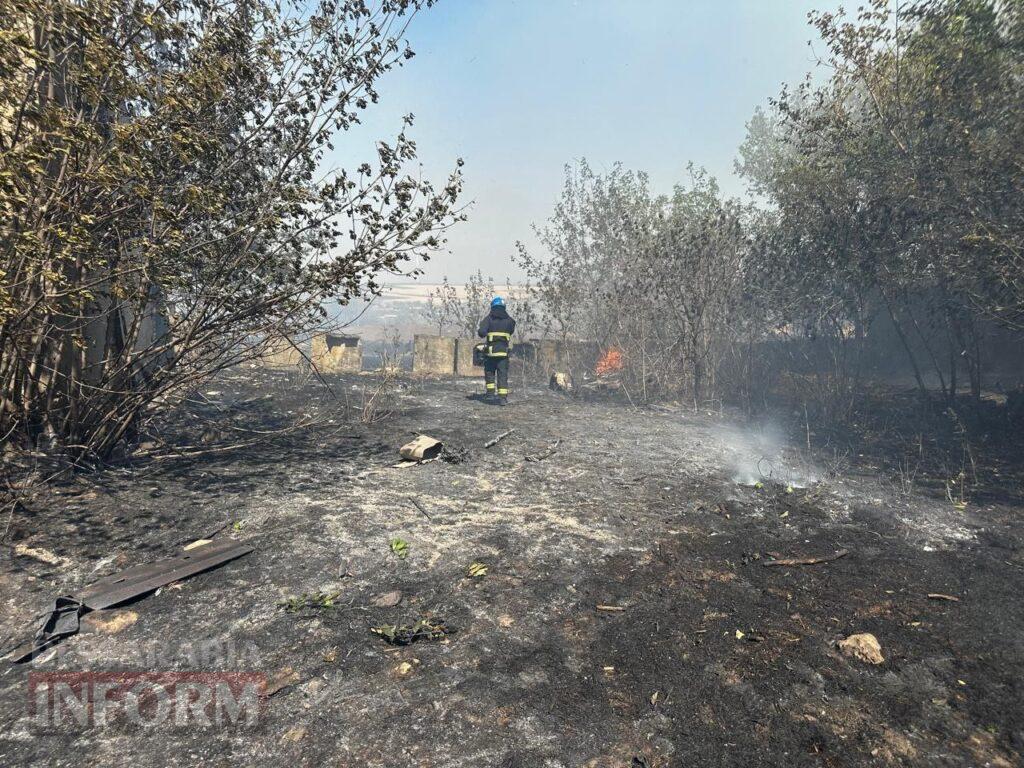 На Білгород-Дністровщині не вщухають масштабні пожежі: рятувальники отримують до 16 викликів одночасно