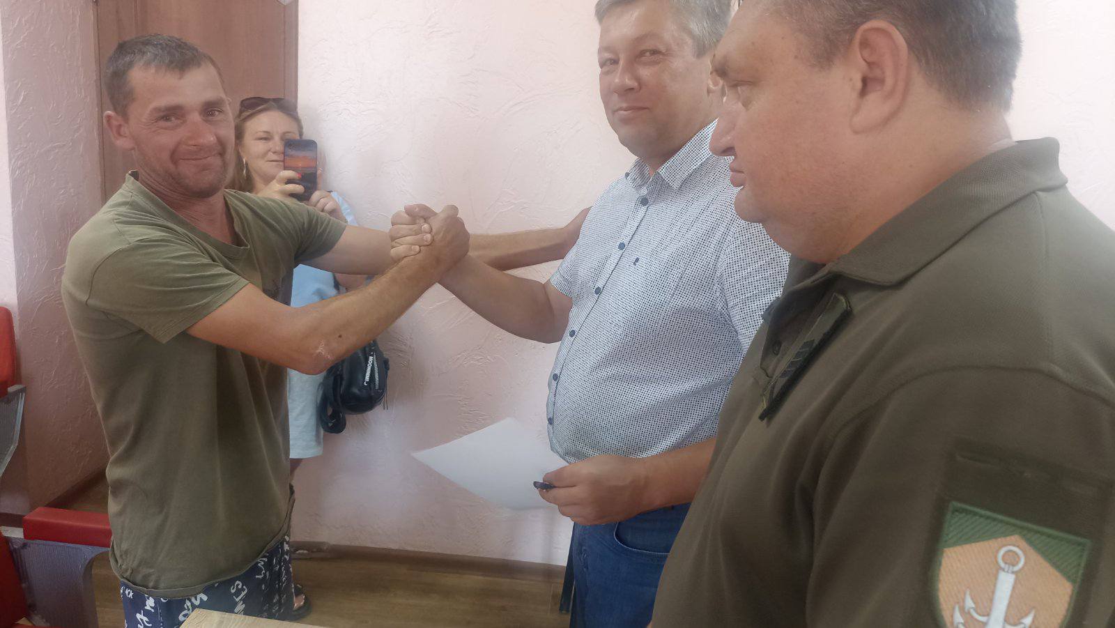 У громаді Білгород-Дністровського району військового нагородили високою відзнакою від Міноборони