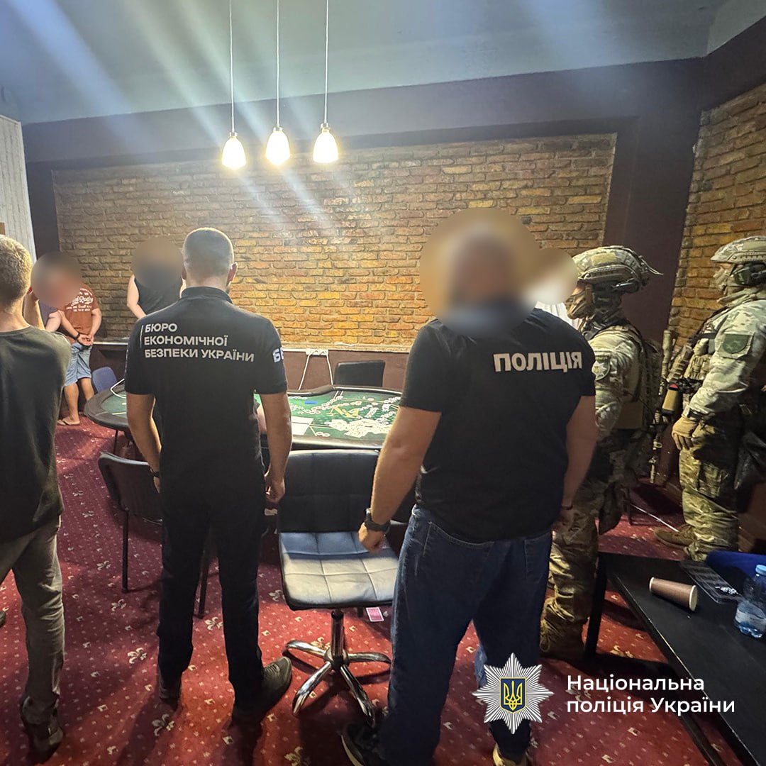 В Ізмаїлі затримали «смотрящого за містом» та трьох його підлеглих, які тримали нелегальне казино