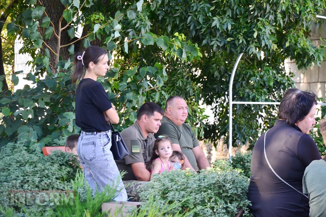 В Кілійській гімназії поповнилася Алея Героїв: урочистість не залишила байдужих