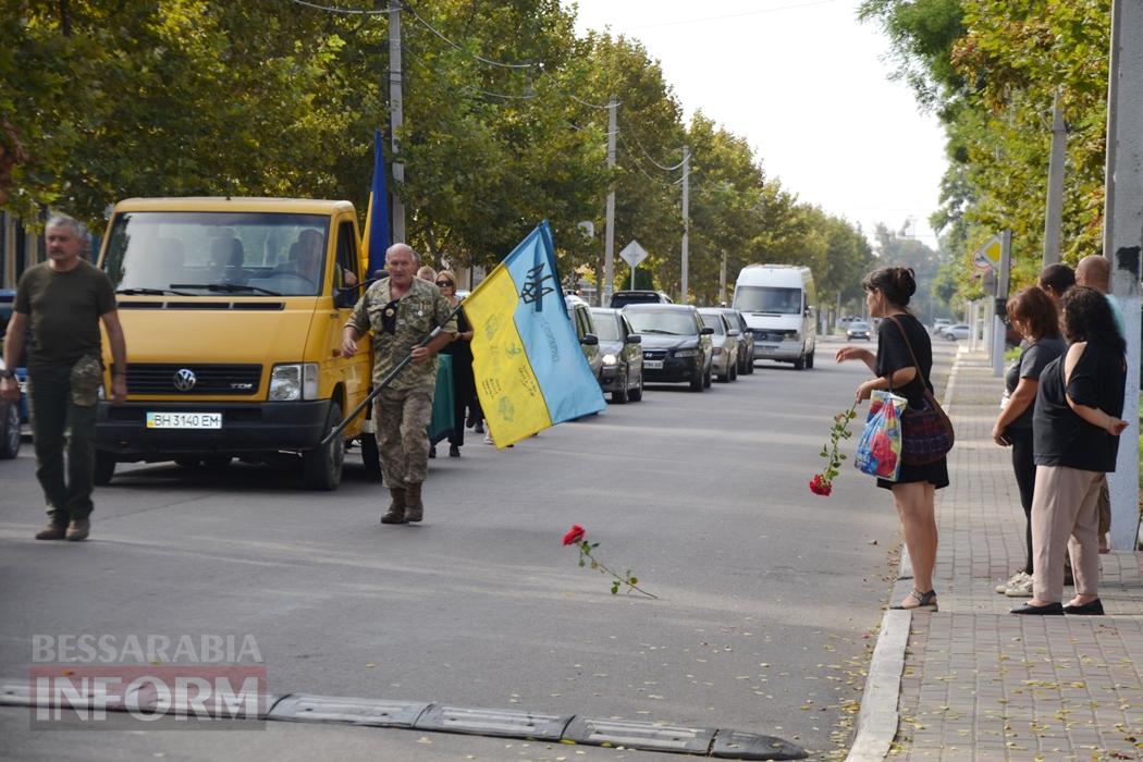 "Чекали додому зі дня на день": Кілія прощається з померлим на фронті екс-поліцейським Юрієм Гордієнко