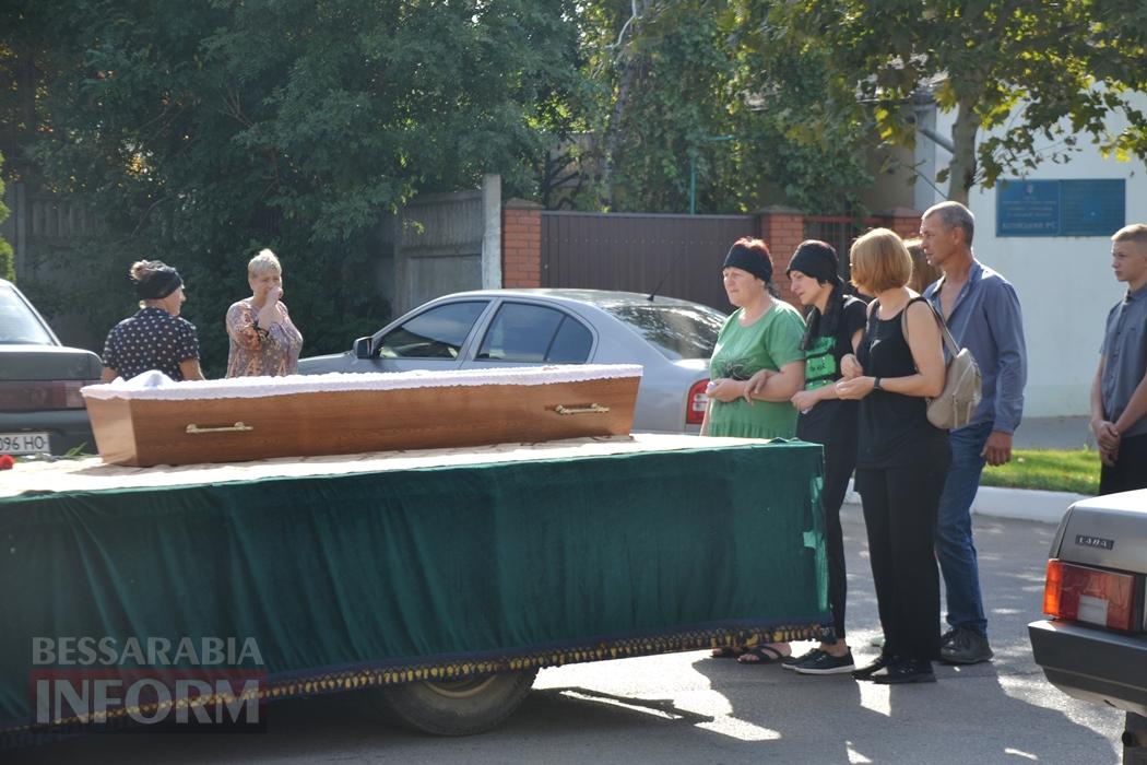 "Чекали додому зі дня на день": Кілія прощається з померлим на фронті екс-поліцейським Юрієм Гордієнко