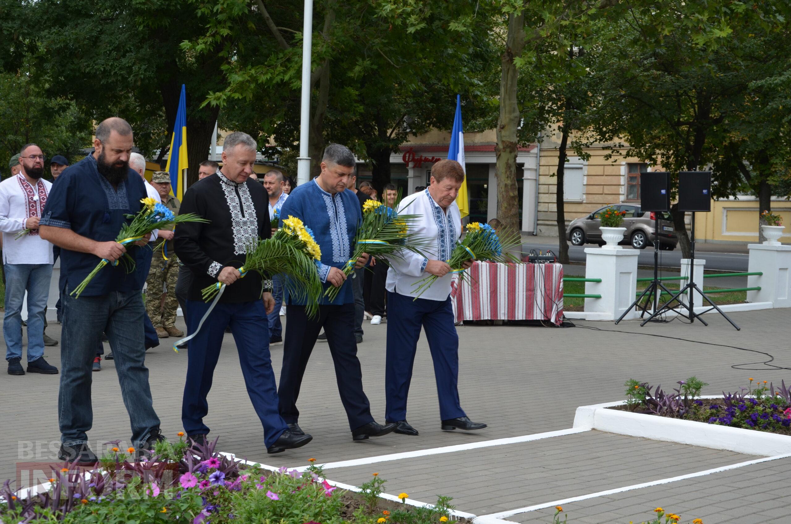Мітинг, молебень за загиблими Героями та мотопробіг: Ізмаїл урочисто відзначив День Незалежності