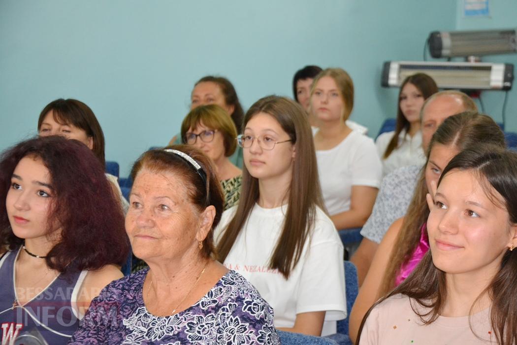 В Кілії сертифікатом міської ради нагородили дванадцятьох найкращих випускників