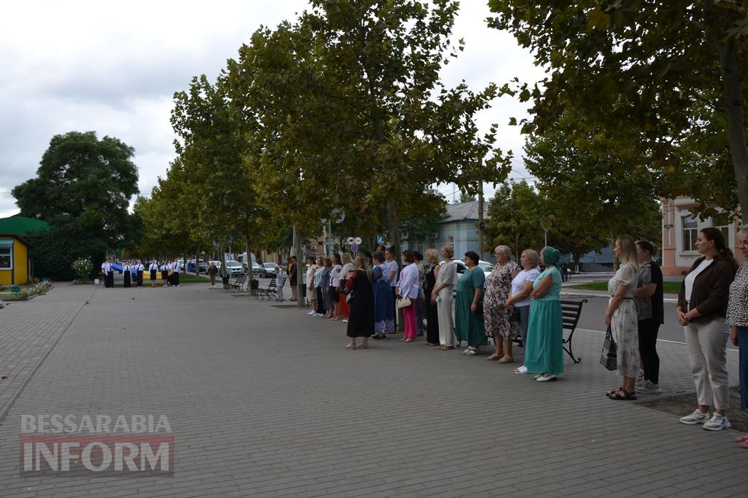 У Кілії урочисто замайорів восьмиметровий синьо-жовтий прапор